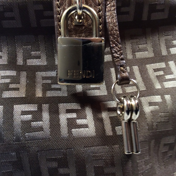 Fendi duffel bag - Picture 2 of 6